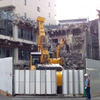 解体工事に警備員は必要？