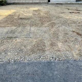 解体後の土地がデコボコなのは手抜き？